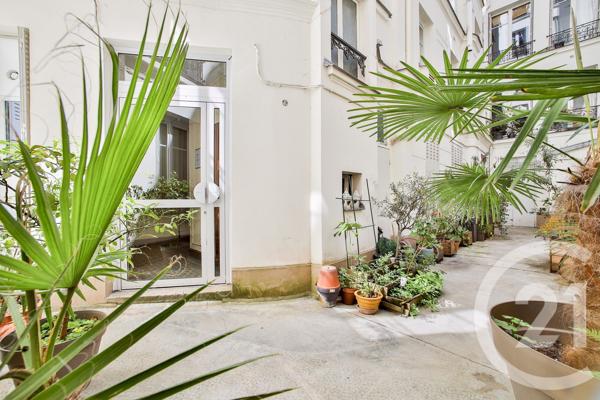Appartement F2 à vendre  2 pièces - 43,15 m 2   PARIS  - 75009