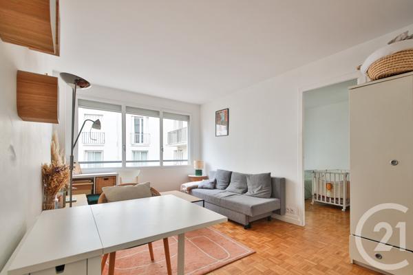 Appartement F2 à vendre  2 pièces - 43,15 m 2   PARIS  - 75009