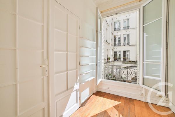 Appartement F2 à vendre  2 pièces - 43,15 m 2   PARIS  - 75009