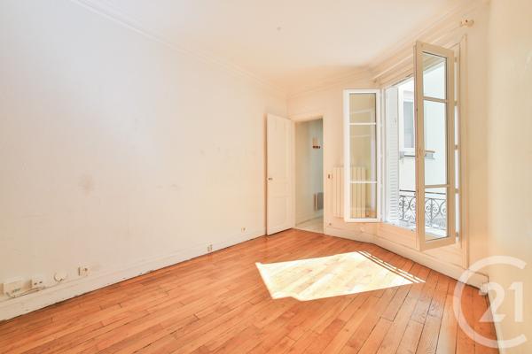 Appartement F2 à vendre  2 pièces - 43,15 m 2   PARIS  - 75009
