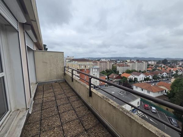 Appartement à louer 580 € CC Pau 1 pièce 28 m² DPE C
