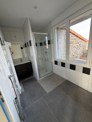 APPARTEMENT REFAIT A NEUF + GARAGE + TERRASSE