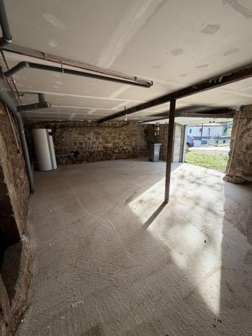APPARTEMENT REFAIT A NEUF + GARAGE + TERRASSE