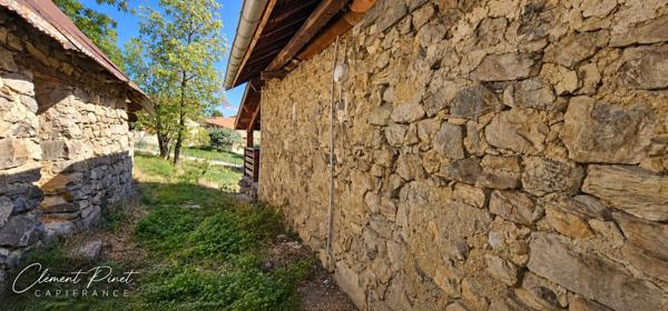 Ancienne ferme à rénover avec dépendance – terrain de 1 895 M² – CHORGES
