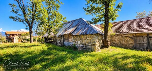 Ancienne ferme à rénover avec dépendance – terrain de 1 895 M² – CHORGES