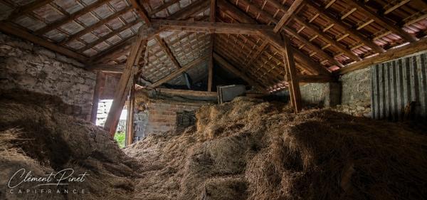 Ancienne ferme à rénover avec dépendance – terrain de 1 895 M² – CHORGES