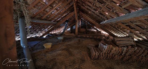 Ancienne ferme à rénover avec dépendance – terrain de 1 895 M² – CHORGES