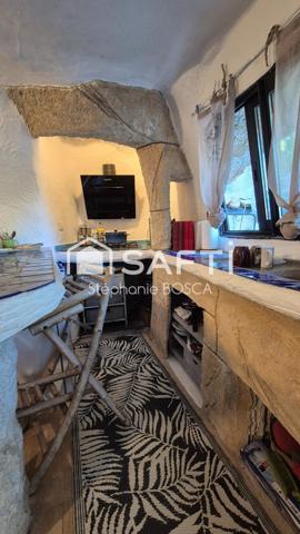 EXCLUSIVITÉ - TERRAIN AVEC HÉBERGEMENTS TROGLODYTES MEUBLÉS