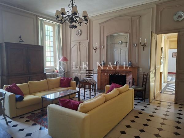 Une authentique thébaïde sublimée dans la finesse de ses ogives, à 2 heures de Paris