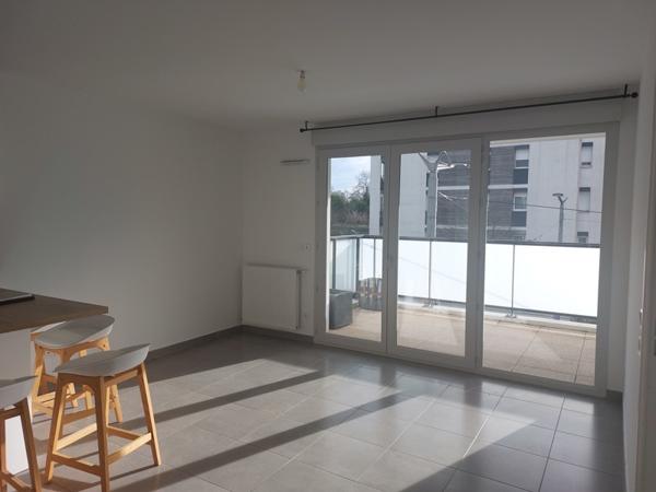 Appartement à vendre |  Saint-Priest |  2 pièces | 43 m²