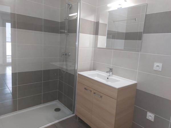 Appartement à vendre |  Saint-Priest |  2 pièces | 43 m²