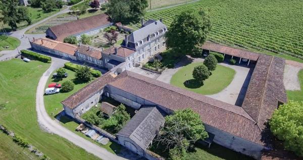 Propriété à vendre 18 pièces proche de COGNAC - Terrain de 3,2 Ha