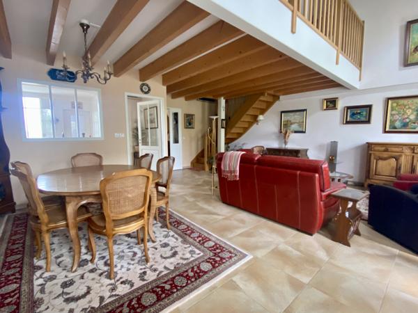 VIEUX PORT – DERNIER ÉTAGE AVEC VUE !