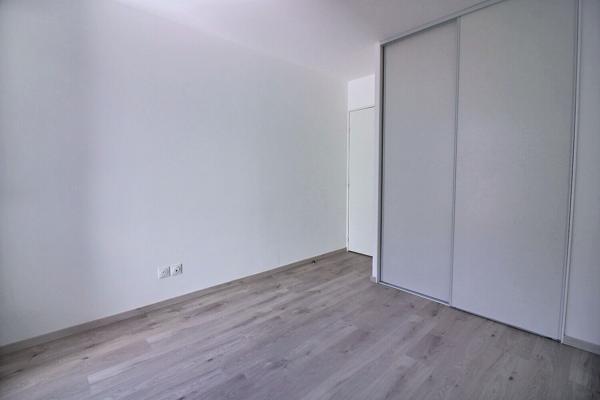 Appartement Lyon 4 pièces dans un immeuble très récent avec jardin terrasse et garage