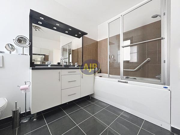 Vente appartement Bordeaux : 530 000 € - AJP Immobilier Bordeaux Nansouty