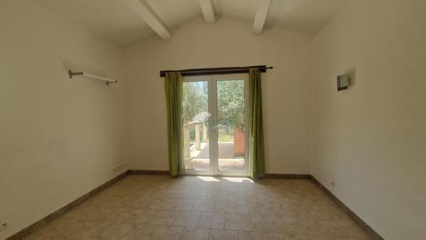 Lorgues (83510) Villa 6 pièces 4 chambres, avec piscine et garage, dans un environnement bucolique à quelques kilomètres de Lo