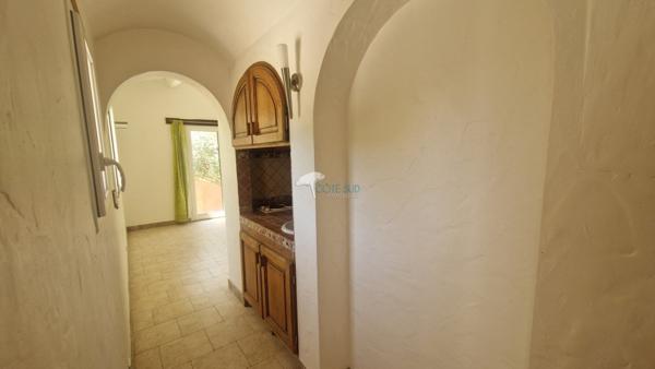 Lorgues (83510) Villa 6 pièces 4 chambres, avec piscine et garage, dans un environnement bucolique à quelques kilomètres de Lo