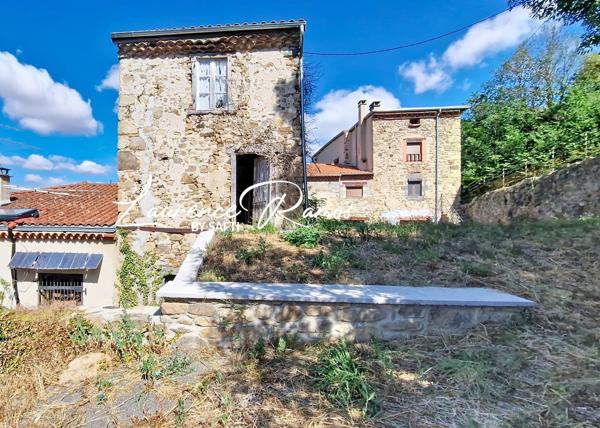Maison à restaurer avec terrain