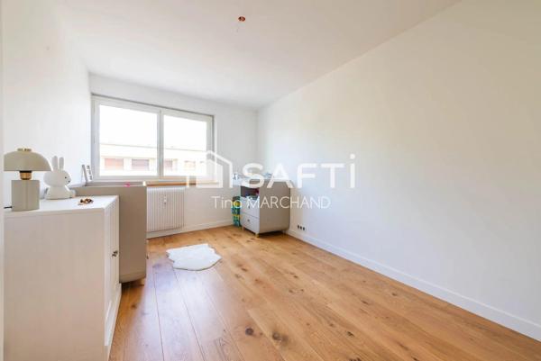Duplex 5 pièces 123 m2 avec Terrasse couverte de 28 m2 8 m RER