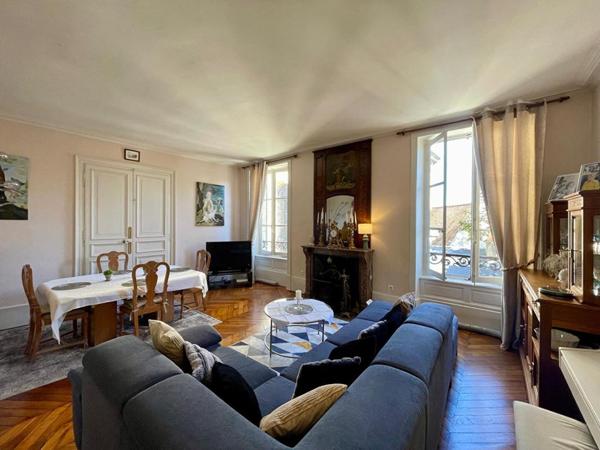 Grand appartement de caractère de 173 m² en plein centre de  Nevers  - Garage - Dépendance - 4 chambres