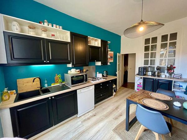 Grand appartement de caractère de 173 m² en plein centre de  Nevers  - Garage - Dépendance - 4 chambres