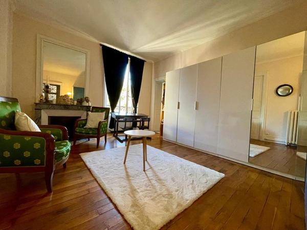 Grand appartement de caractère de 173 m² en plein centre de  Nevers  - Garage - Dépendance - 4 chambres