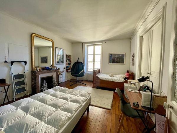 Grand appartement de caractère de 173 m² en plein centre de  Nevers  - Garage - Dépendance - 4 chambres