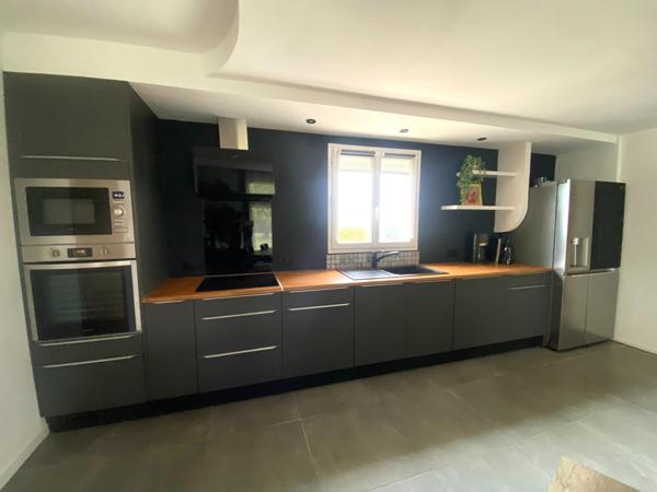 MAISON DE PLAIN-PIED AVEC VUE DÉGAGÉE SUR LES CHAMPS À 10 MINUTES DE LA ROCHELLE
