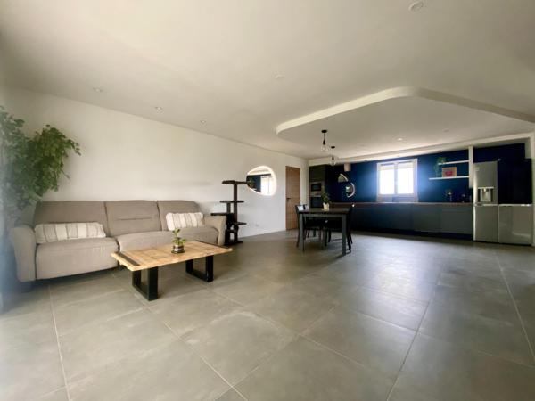 MAISON DE PLAIN-PIED AVEC VUE DÉGAGÉE SUR LES CHAMPS À 10 MINUTES DE LA ROCHELLE