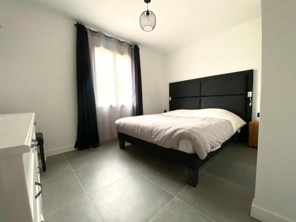 MAISON DE PLAIN-PIED AVEC VUE DÉGAGÉE SUR LES CHAMPS À 10 MINUTES DE LA ROCHELLE