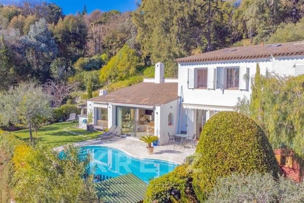 DOMAINE PRIVE SECURISE - COUNTRY CLUB PISCINE, TENNIS, PADEL A VILLENEUVE LOUBET