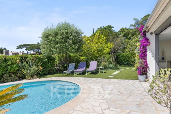 DOMAINE PRIVE SECURISE - COUNTRY CLUB PISCINE, TENNIS, PADEL A VILLENEUVE LOUBET