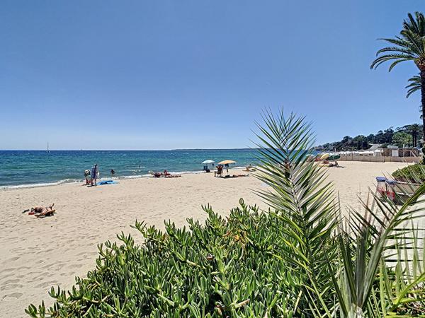 LOCATION T2 - Loggia - Meublé à l'année - Climatisation - Proche mer et commerces
