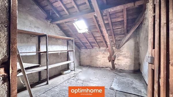 Plateau sous combles – Idéal investisseur / marchand de biens / résidence principale – Fort potentiel proche des commerces et bus