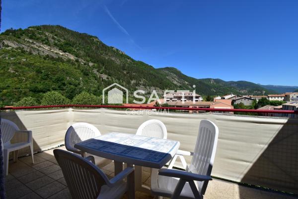 T3 dernier étage avec vues et terrasses à Digne 04