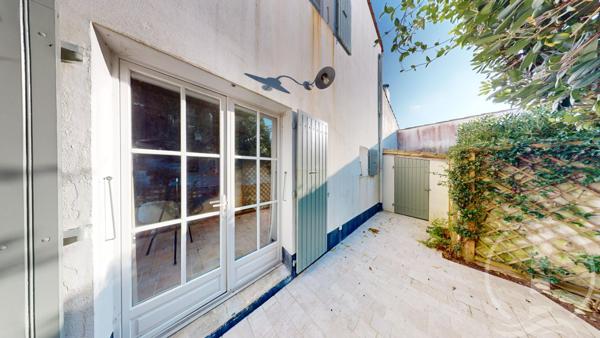 Rare au centre du village