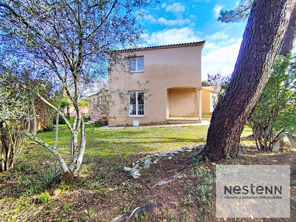 Élégante maison rénovée avec prestations de qualité 143 m² habitables ? Terrain d'angle de 695 m²