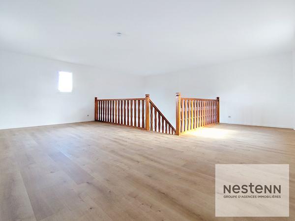 Élégante maison rénovée avec prestations de qualité 143 m² habitables ? Terrain d'angle de 695 m²