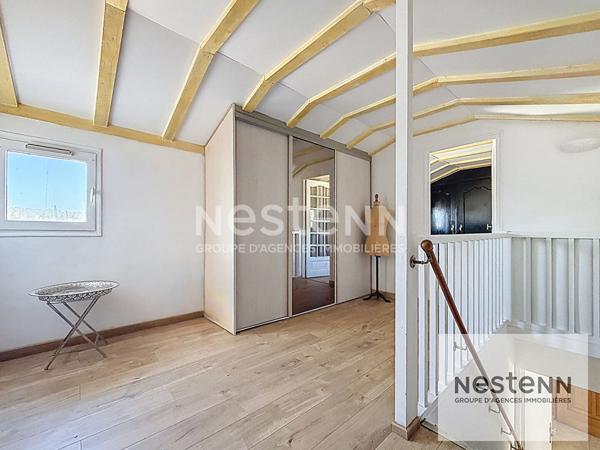 A vendre maison familiale de 7 pièces sur terrain de 980 m² avec piscine et garage au Domaine des Oliviers à Castelnau-le-Lez