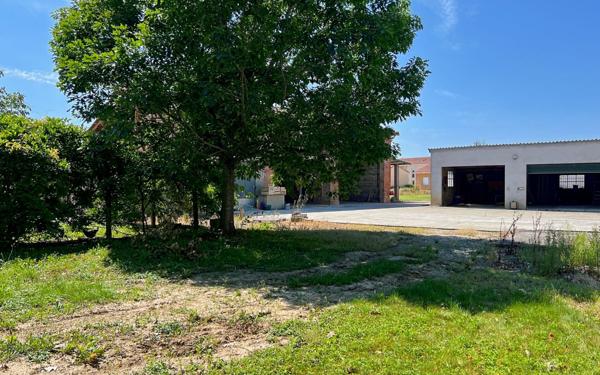 Maison à vendre    6 pièces •  Merville