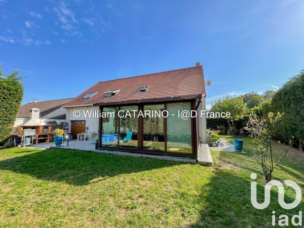 Maison traditionnelle 8 pièces de 143 m² à Saint-Germain-lès-Arpajon (91180)