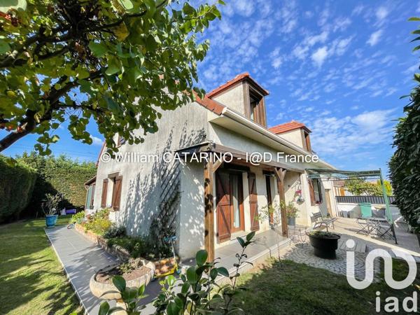 Maison traditionnelle 8 pièces de 143 m² à Saint-Germain-lès-Arpajon (91180)