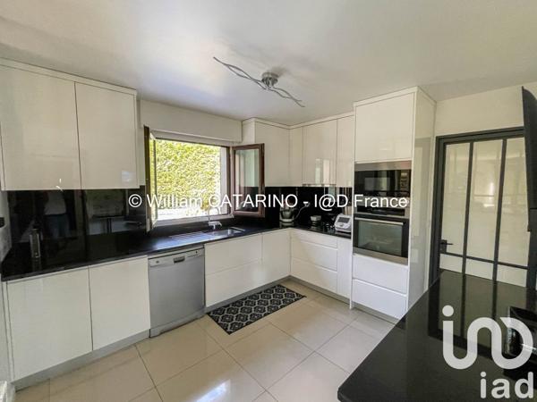 Maison traditionnelle 8 pièces de 143 m² à Saint-Germain-lès-Arpajon (91180)