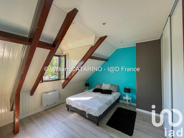 Maison traditionnelle 8 pièces de 143 m² à Saint-Germain-lès-Arpajon (91180)