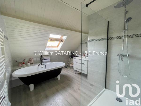 Maison traditionnelle 8 pièces de 143 m² à Saint-Germain-lès-Arpajon (91180)