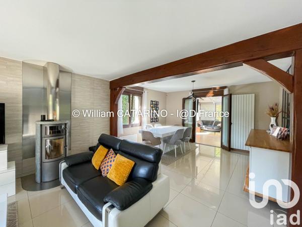 Maison traditionnelle 8 pièces de 143 m² à Saint-Germain-lès-Arpajon (91180)