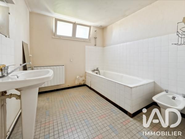 Maison à vendre 6 pièces 128 m² Courcité