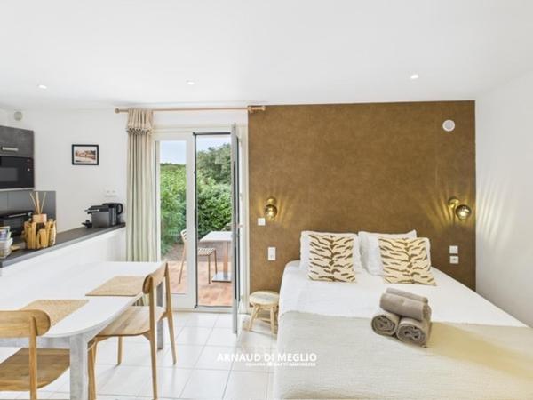 Ensemble immobilier dans la campagne bonifacienne