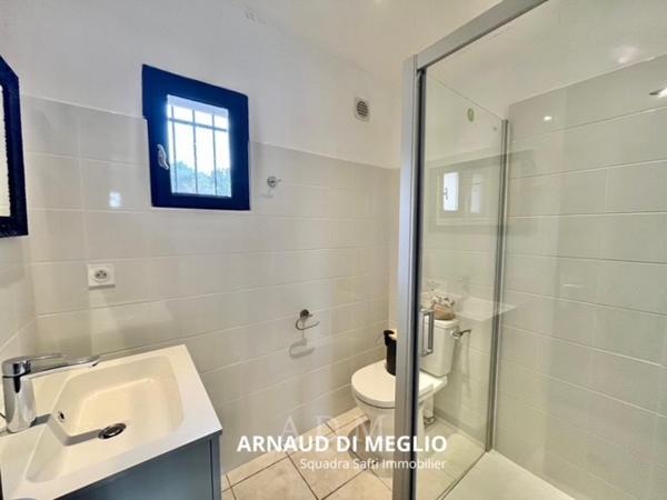 Ensemble immobilier dans la campagne bonifacienne