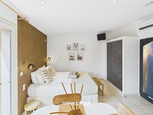 Ensemble immobilier dans la campagne bonifacienne